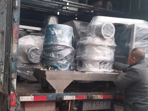 新鄉(xiāng)客戶設備已裝車完畢